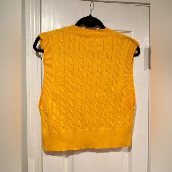 NWOT Marigold Yellow Size S V Neck Pullover Soft Cable Knit Cropped Sweater Vest - Picture 9 of 9
